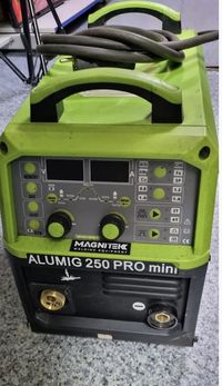 Зварювальний напівавтомат MAGNITEK ALUMIG-250P