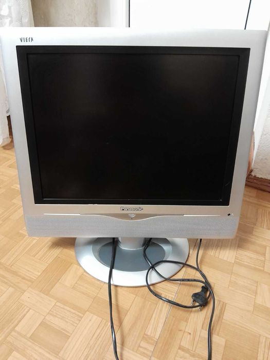 Телевизор Panasonic TX-20LA2T с подставкой