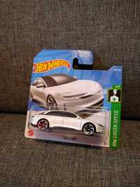 Samochód Hotwheels + gratis