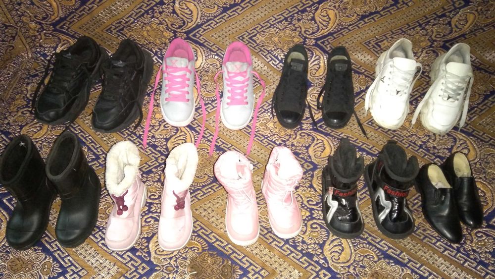 Продам взуття різне