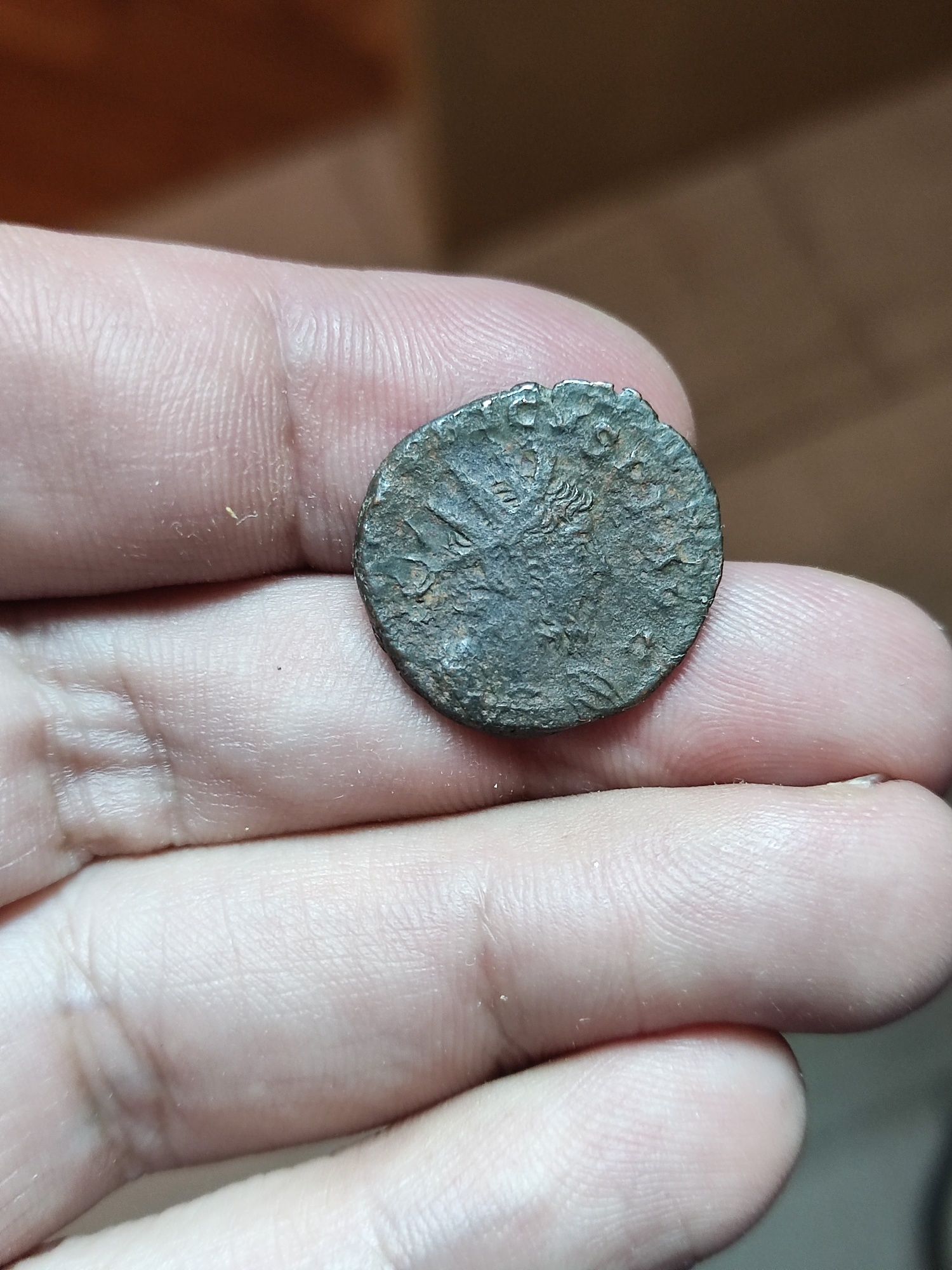 Duas moedas romanas de Tétrico I (escasssa)