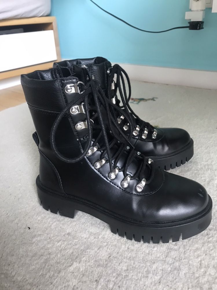 Botas pretas PULL&BEAR (35) como novas