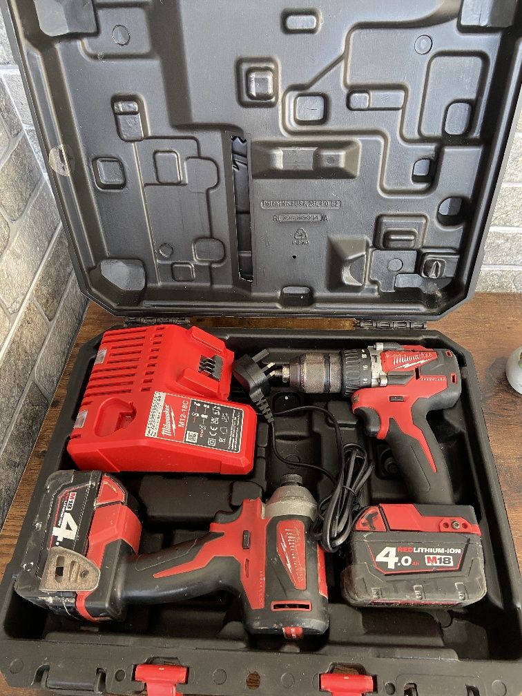 Набір акумуляторний MILWAUKEE M18 CBLPP2A-402C (M18 CBLID/M18 АНГЛІЯ