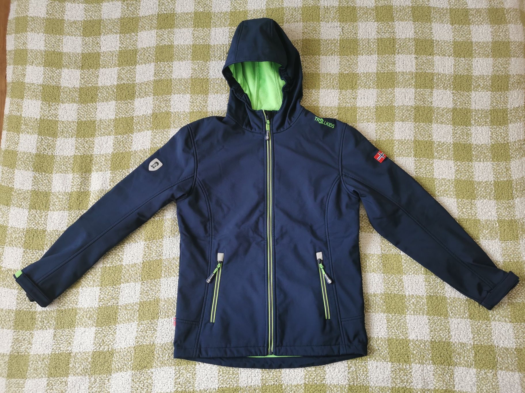 Kurtka kurteczka SoftShell Trollkids rozmiar 164
