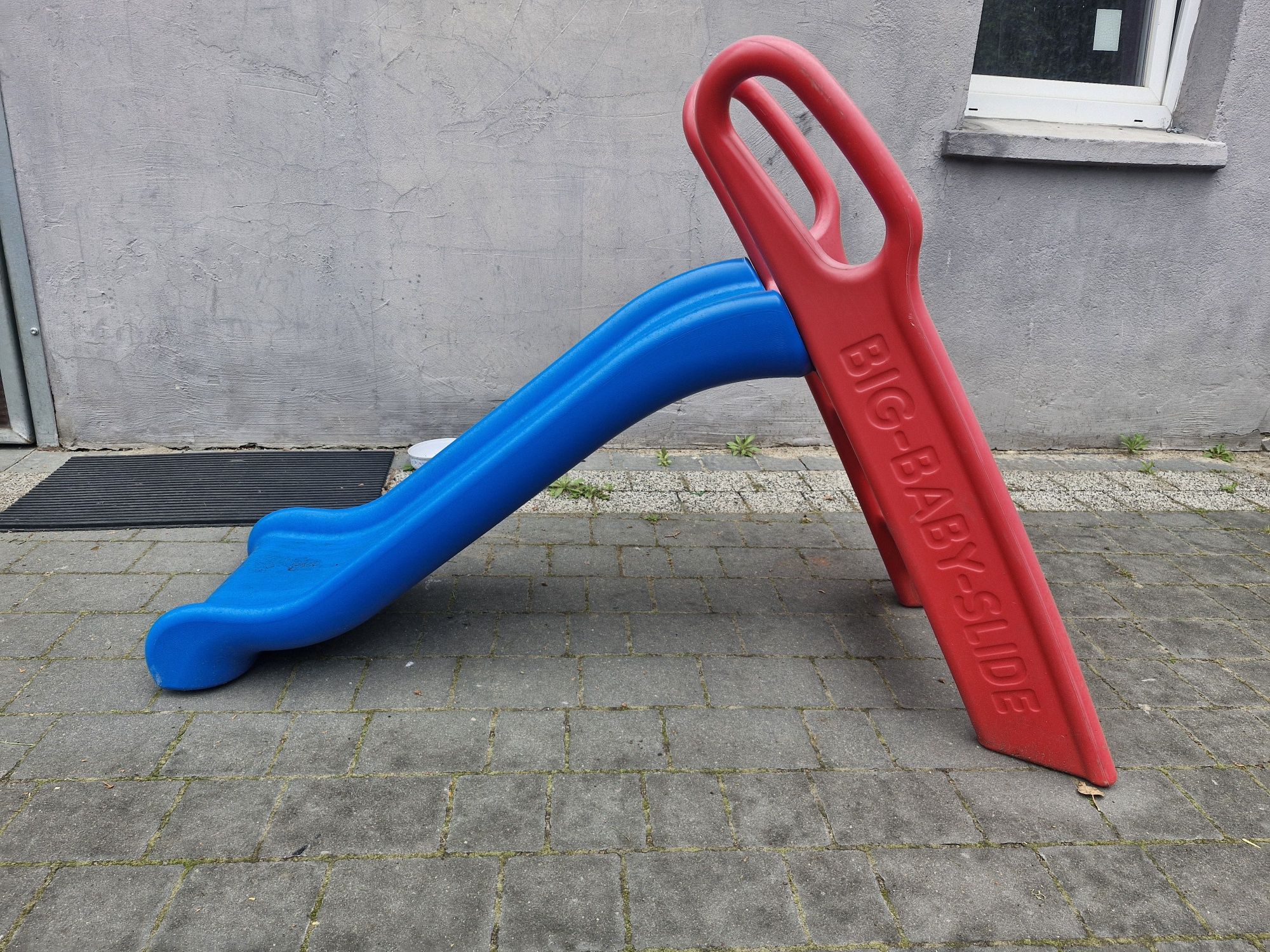 Mała zjeżdżalnia dla dzieci BIG