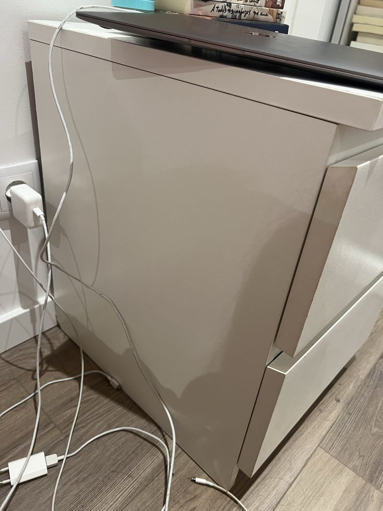 Mesas de cabeceira MALM Ikea