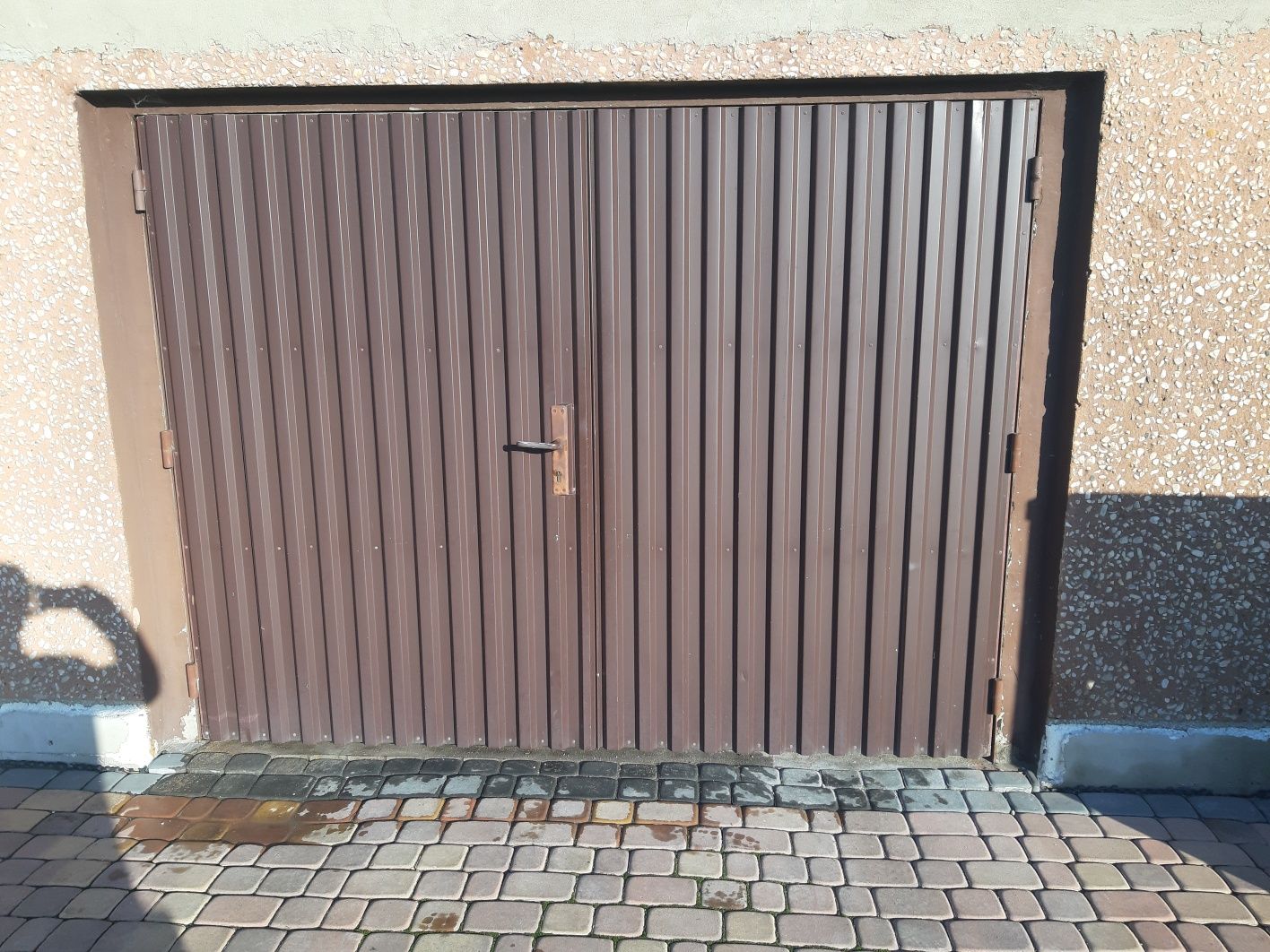 Brama garażowa ocieplona