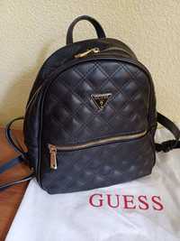 Чорний рюкзак Guess