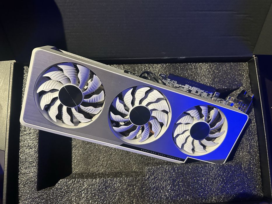 Karta graficzna RTX 3070 Ti OC wersja VISION (biala)