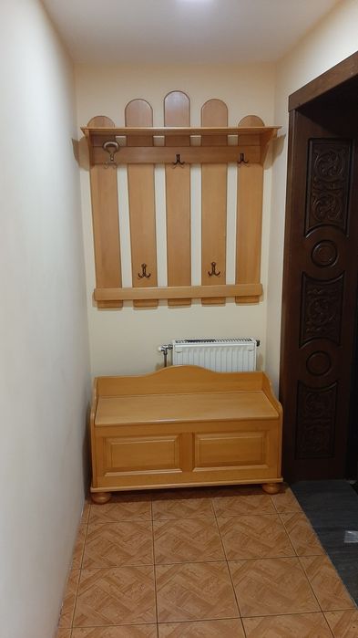 Меблі з натурального дерева