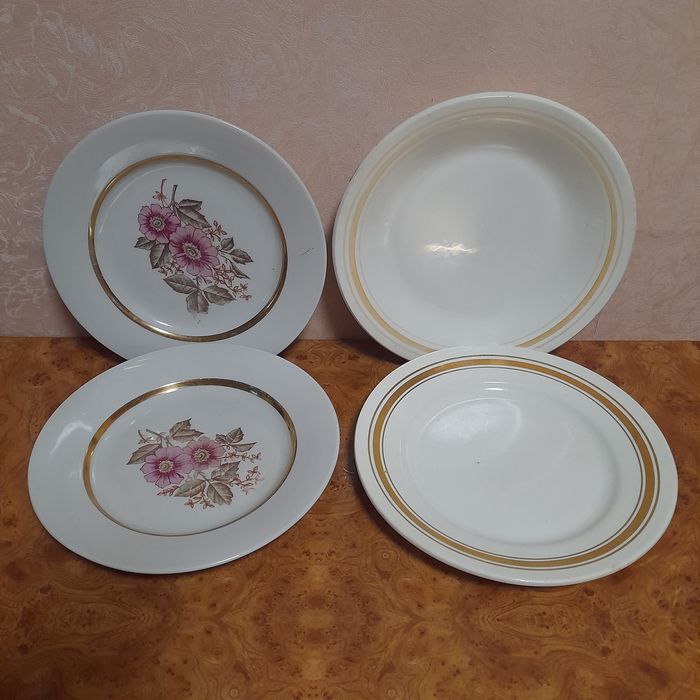 Продам столовые  тарелки фаянсовые, фарфоровые времен СССР, б/у