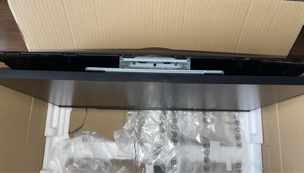 Продам разбитый монитор 27’’ Samsung S27AG500PI
