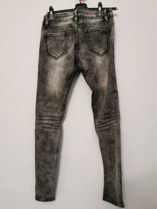Szare jeansy z niższym stanem skinny