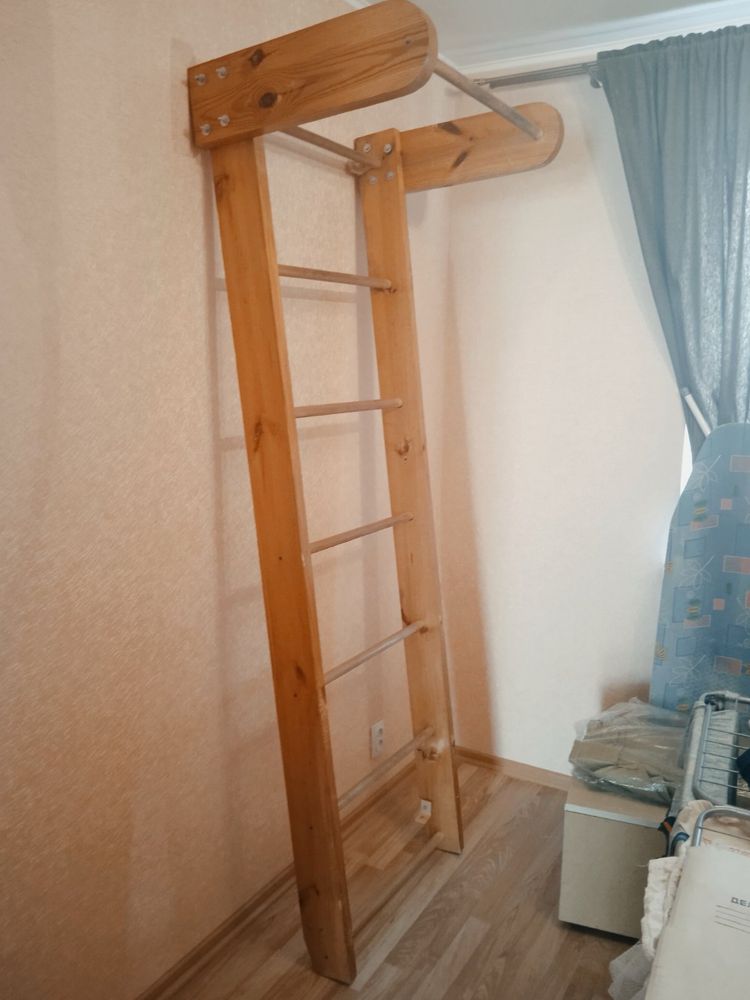 Дитяча шведська стінка