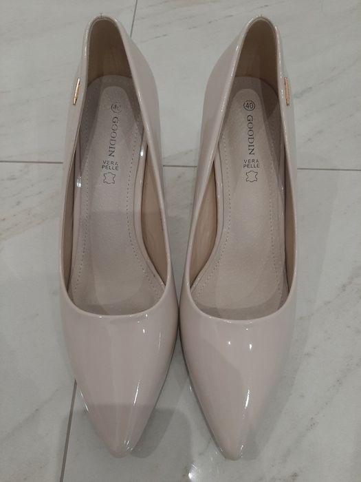 Buty na obcasie r.39