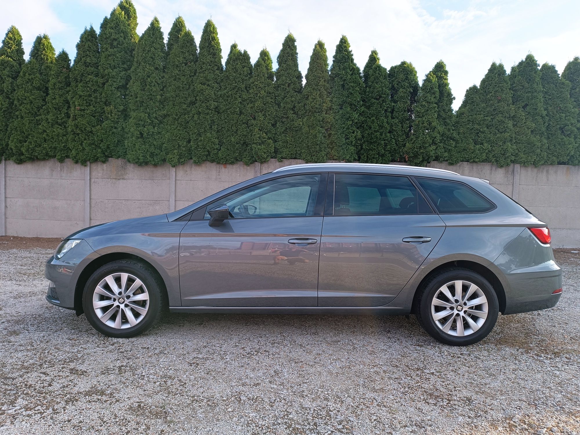 Seat Leon ST 2018r 1.6 TDI 115km*Ledy*Radar*PDC*Navi*ZAREJSTROWANY!