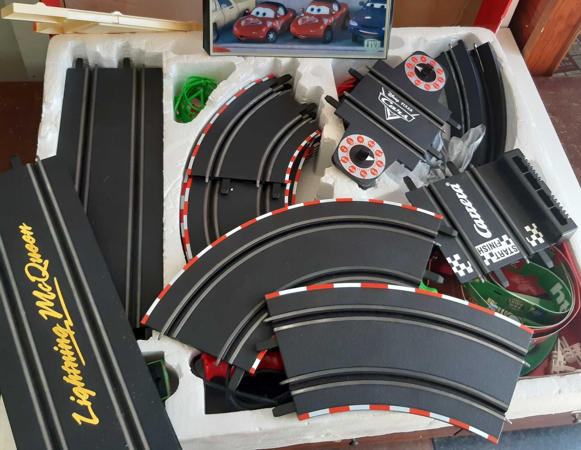 Pista de Carros Eléctrica CARS Carrera Go Race Rama 5,4m Funcional