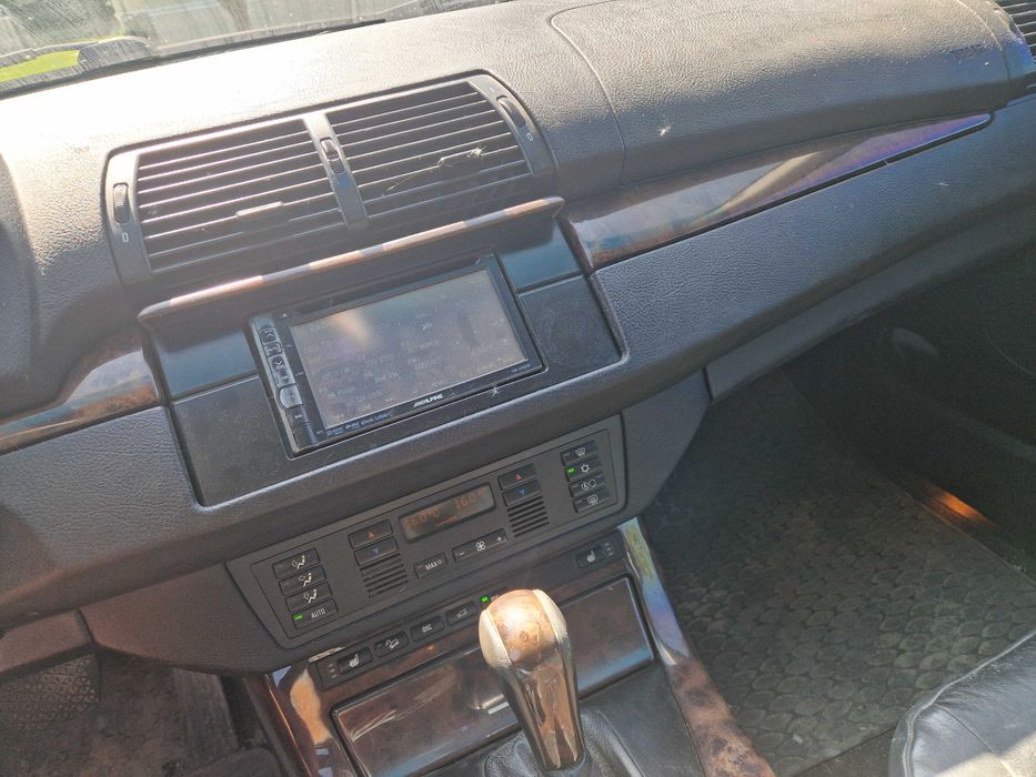 Bmw X5 3.0D uszkodzona skrzynia kupi ę każde auto w dobrej cenie