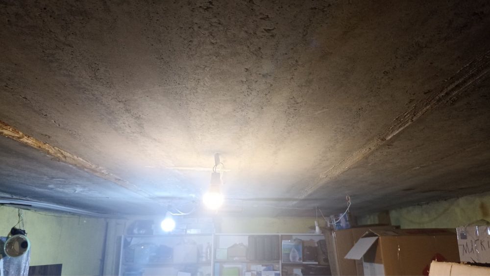 Пропонується до продажу міцний капітальний гараж із цегли.