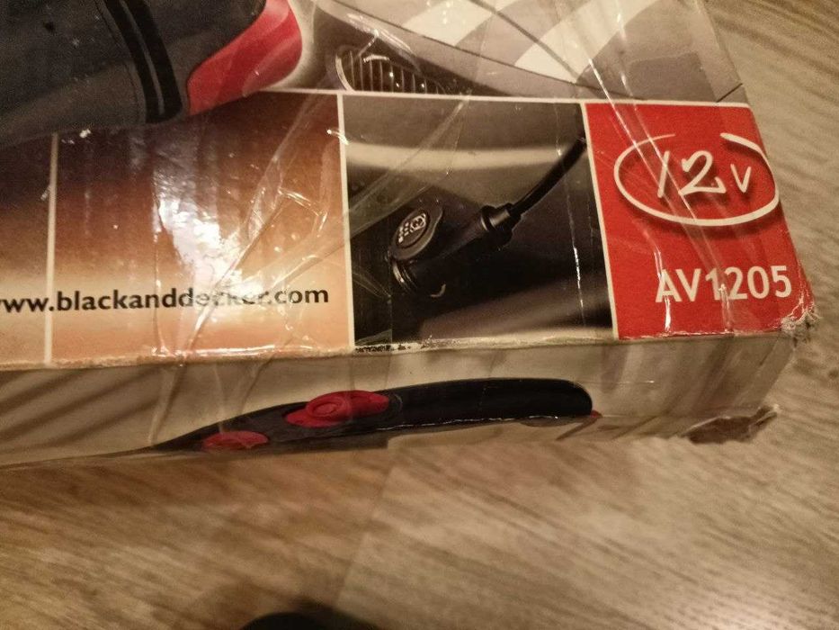 Автомобільний пилосос Black Decker AV1205