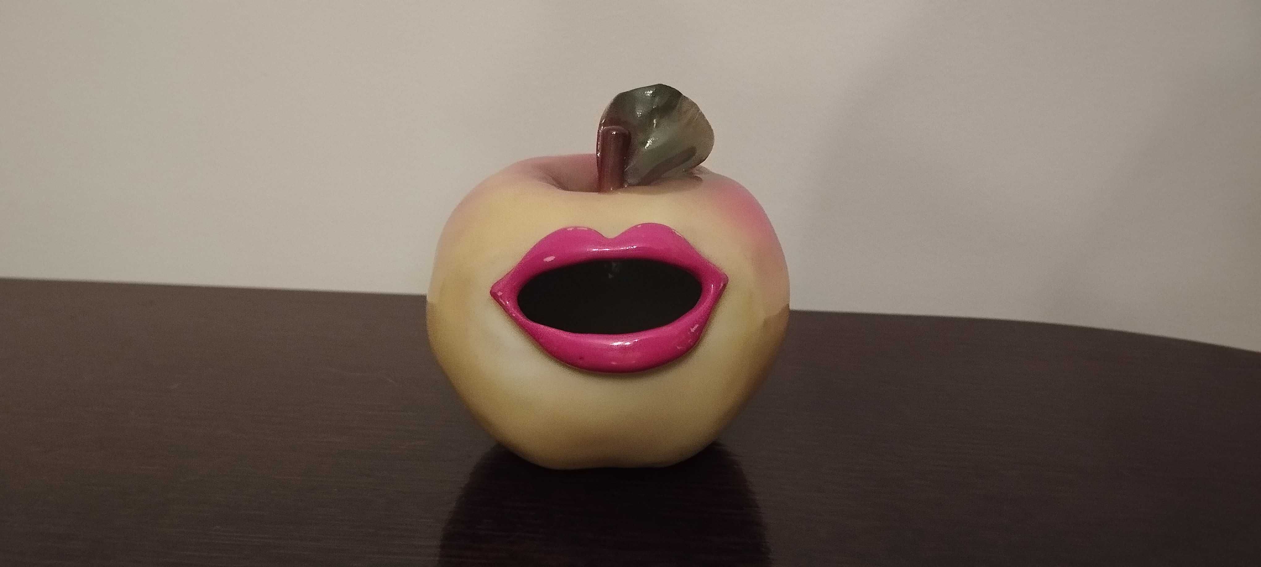 Rzeźba jabłko na sprzedaż