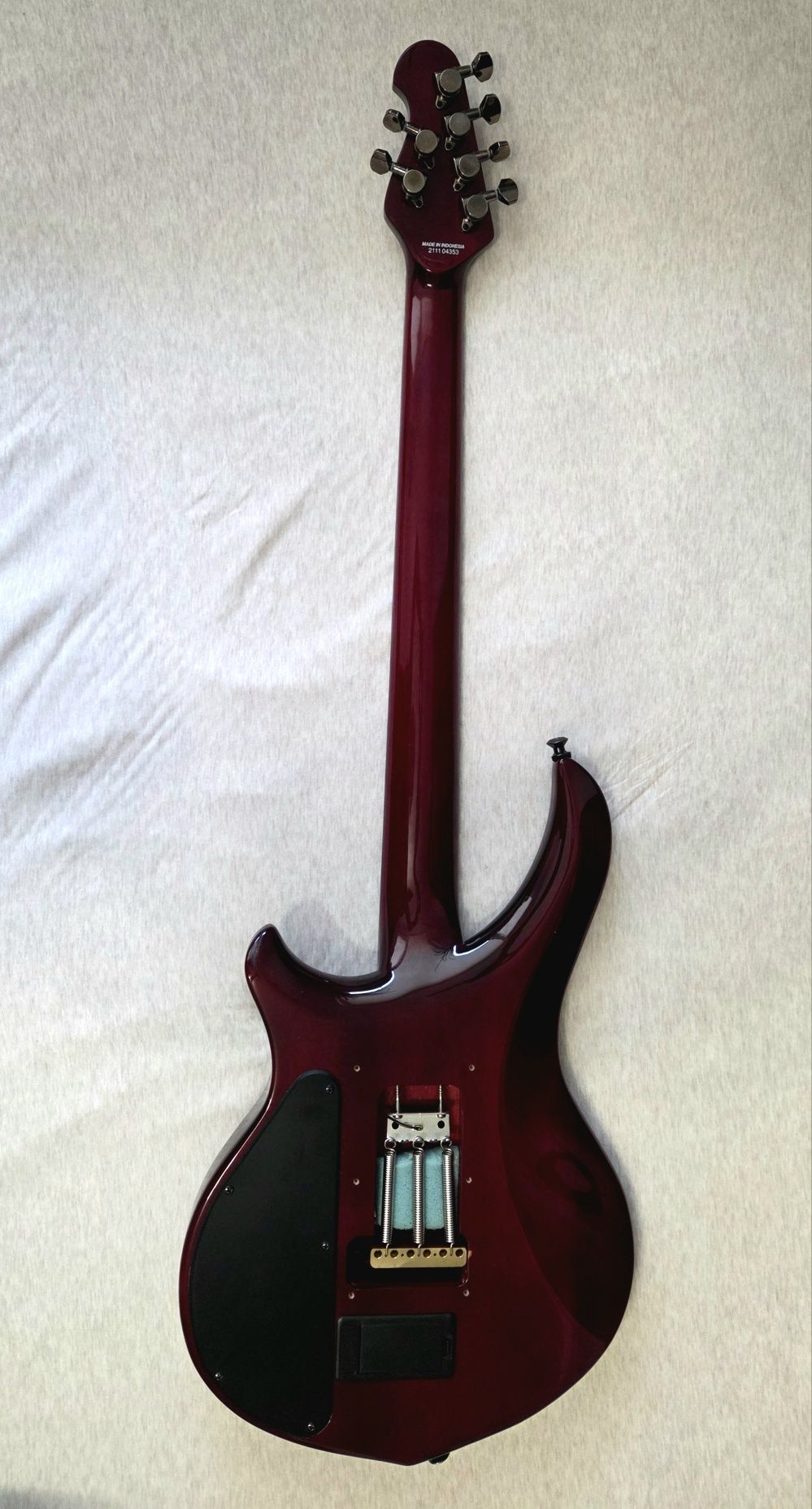 Sterling Maj 200 gitara elektryczna po solidnym dopieszczeniu Majesty