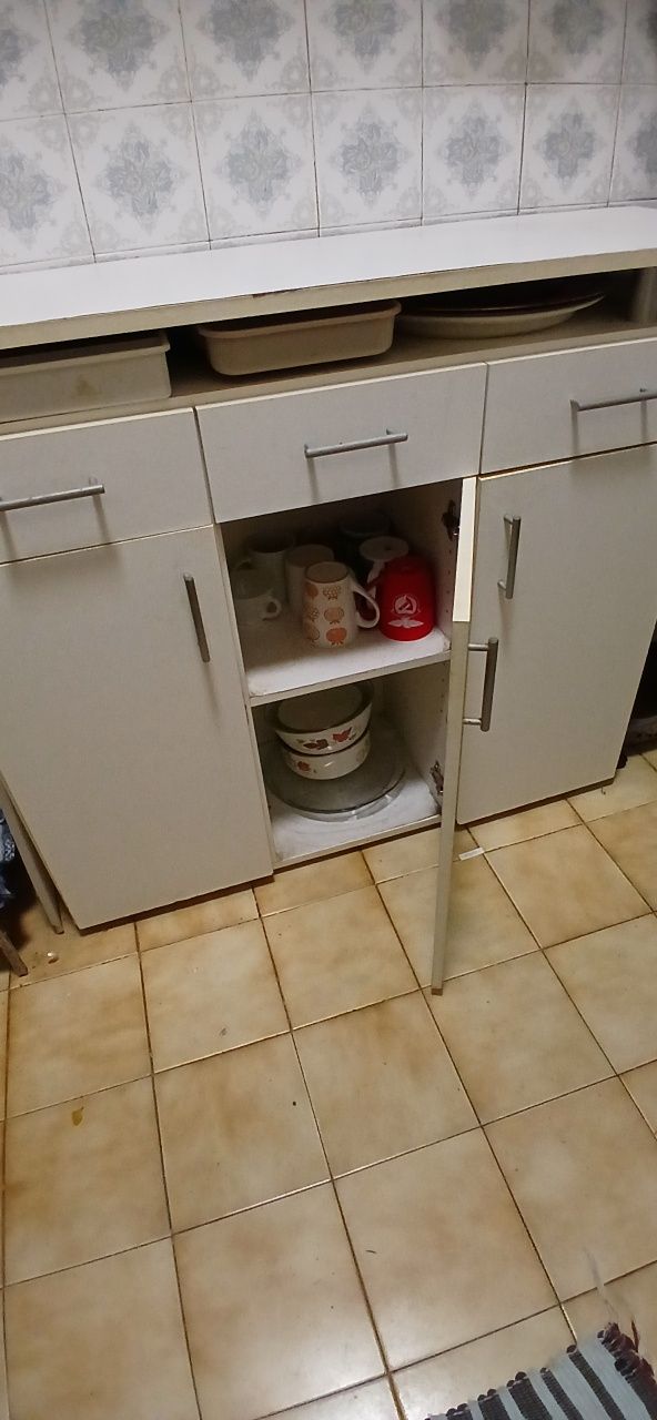 Móvel de apoio para cozinha