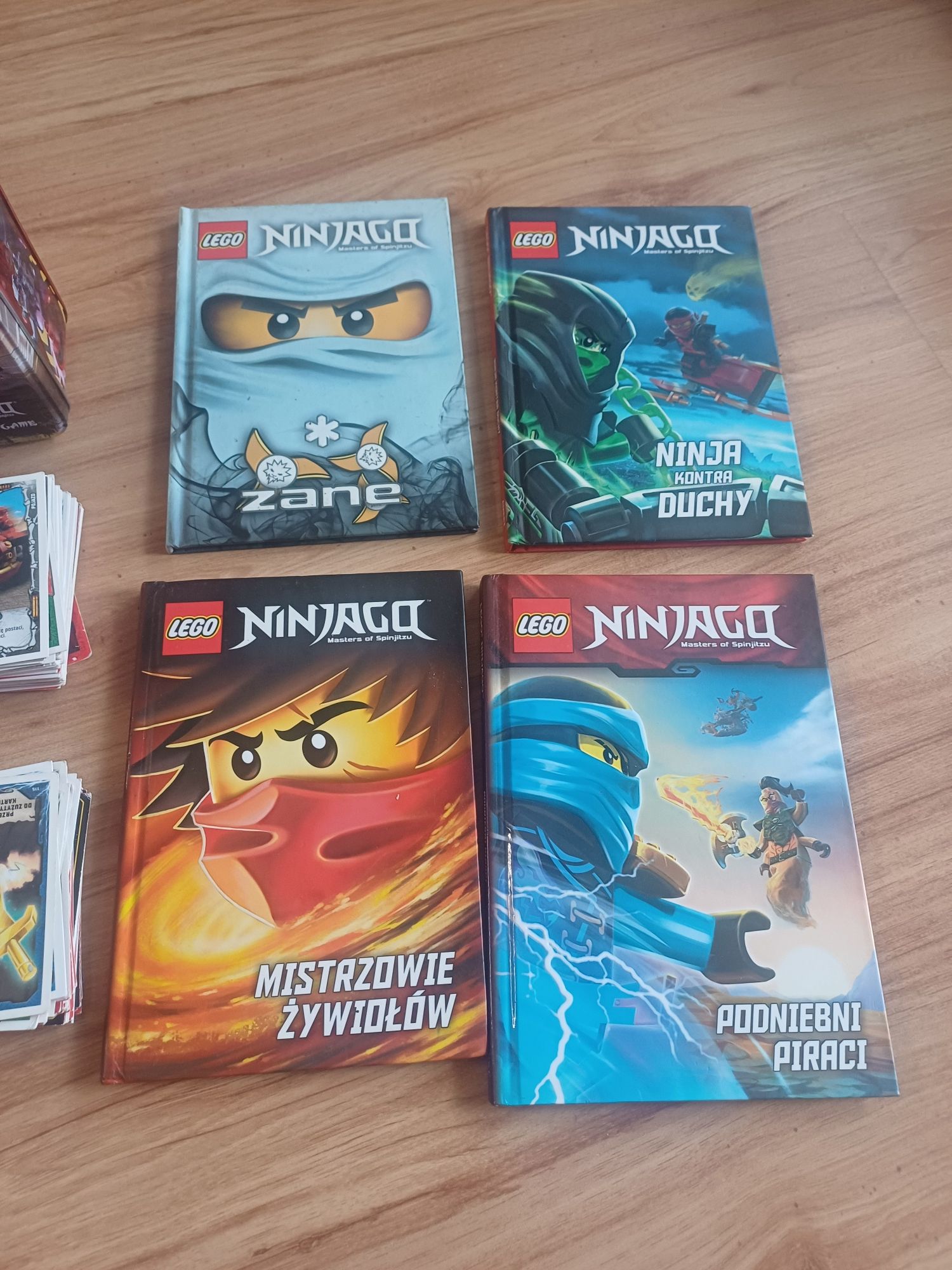 Książki i karty Ninjago