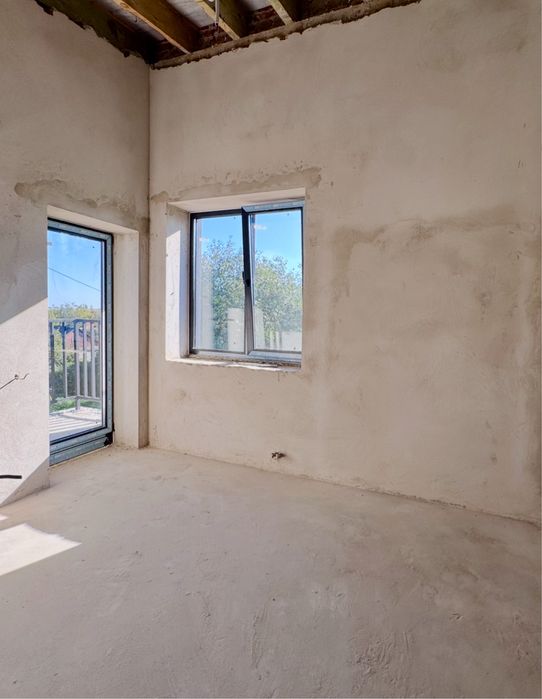 Новий котедж (двоян) в центрі міста