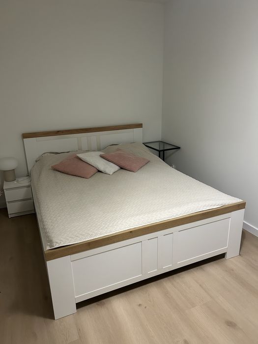 Łóżko na materac 160x200