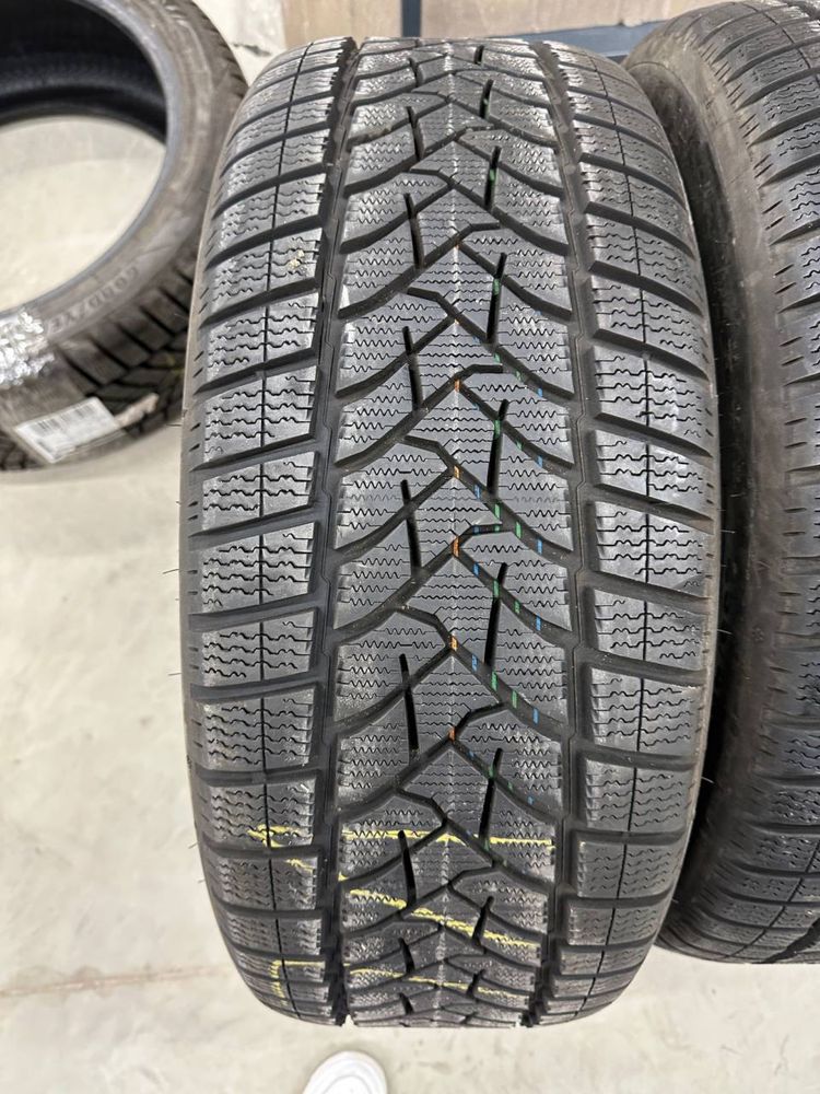 Зимовий комплект 255/45/20 dunlop