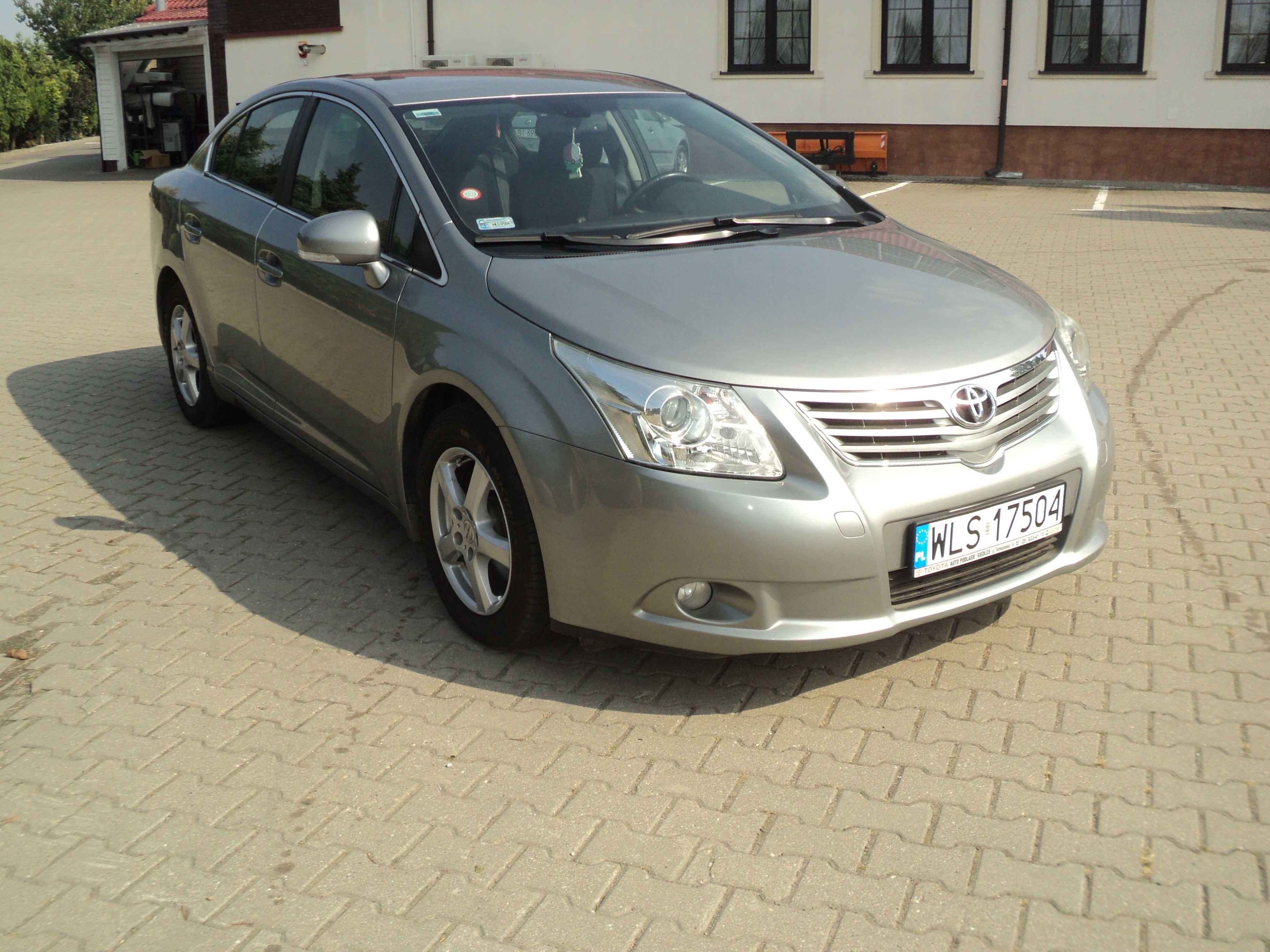 Toyota Avensis 1.8 benzyna