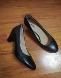 Класичні туфлі жіночі чорні 38р. каблук низький шкільні для дівчини