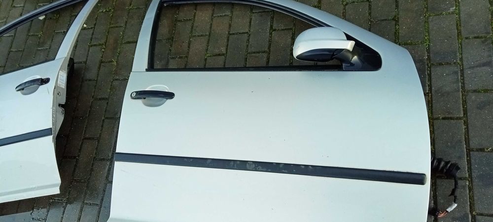 Mala, Portas, Para-Choques Frontal e Capot GOLF IV 97-04