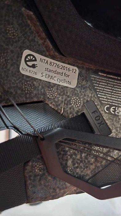 Kask rowerowy FOX Dropframe Pro black rozmiar S 51-55 cm