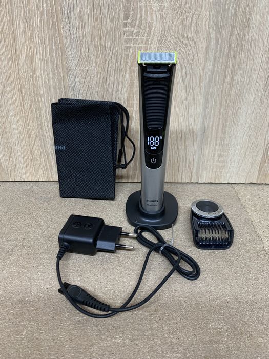 Електростанок Philips OneBlade Pro QP6520/20