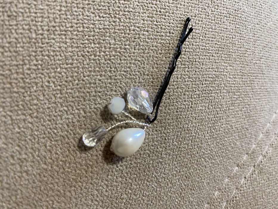 Весільна прикраса для волосся з перлинами