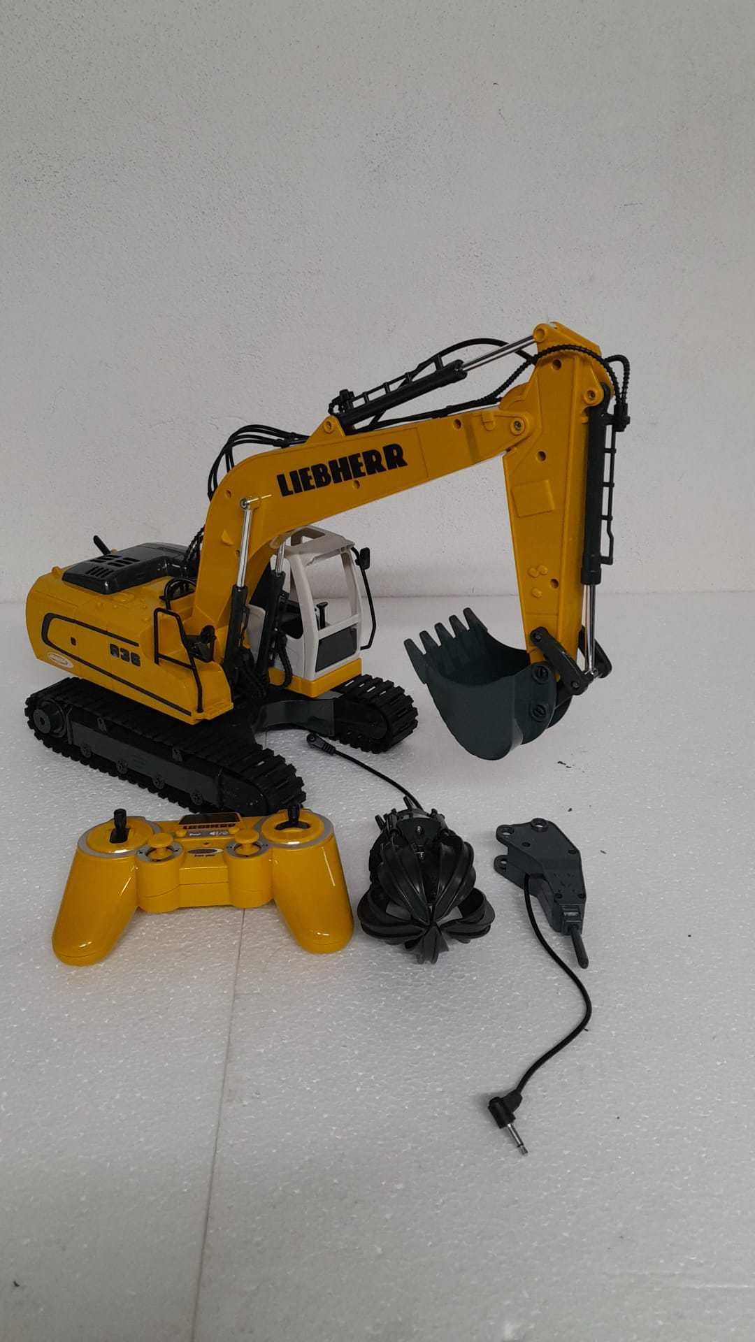 Zdalnie sterowana koparka Jamara Liebherr R 936