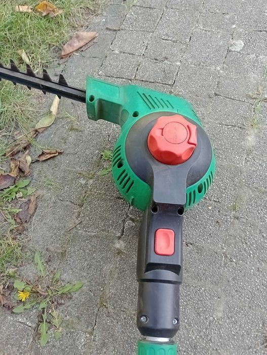Nożyce do żywopłotu z wysięgnikiem