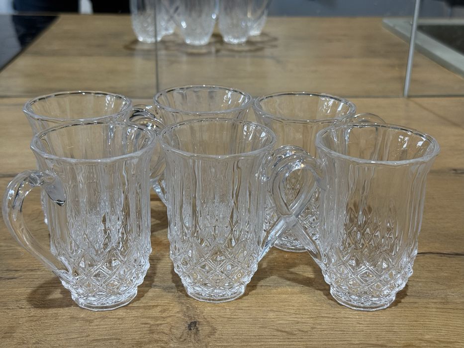 Zestaw sześciu szklanek