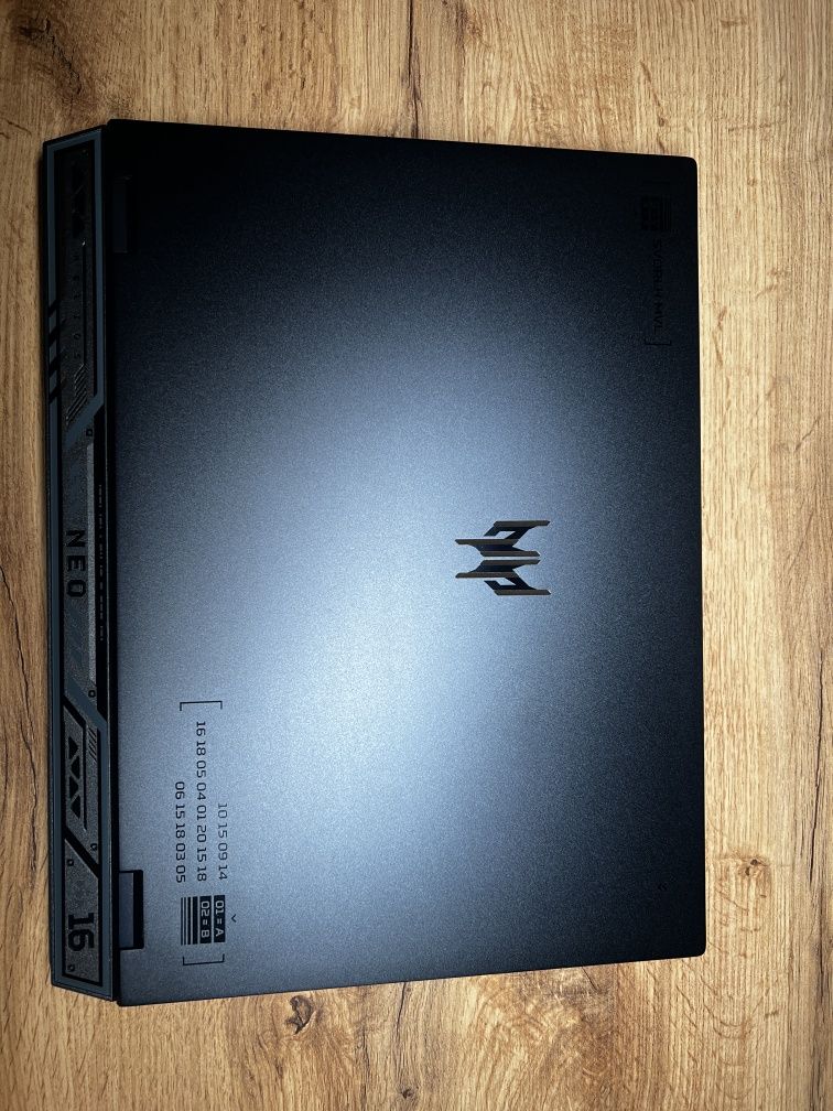 Продам ноутбук Acer Predator Helios Neo 16 (PHN16-72-578X)