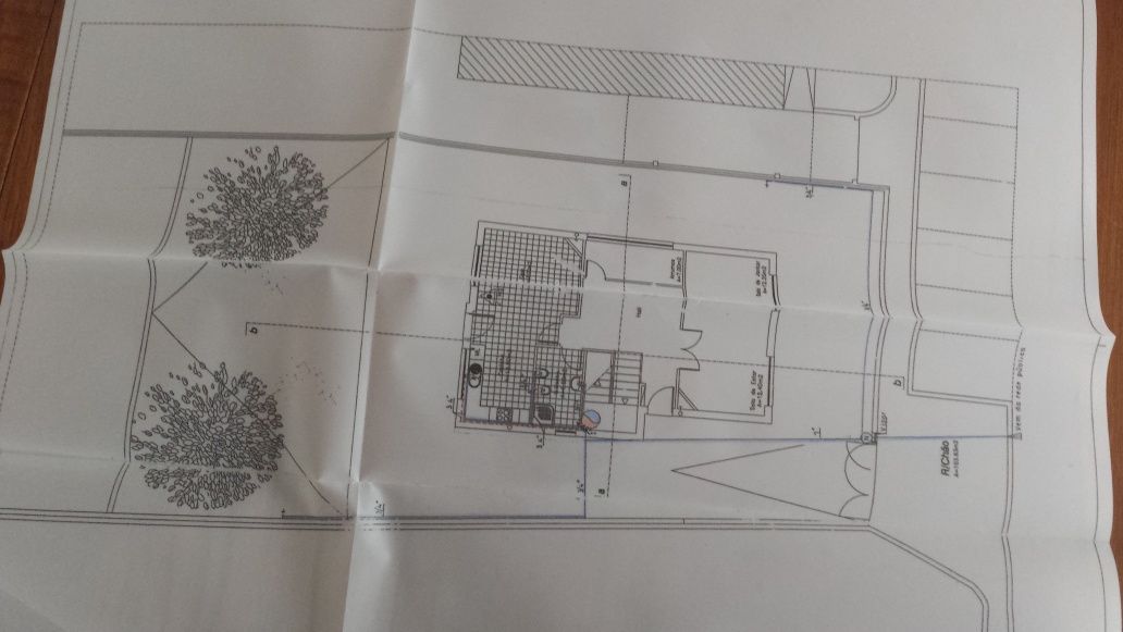 Terreno para moradia de quatro frentes e dois pisos 108m2 cada piso.