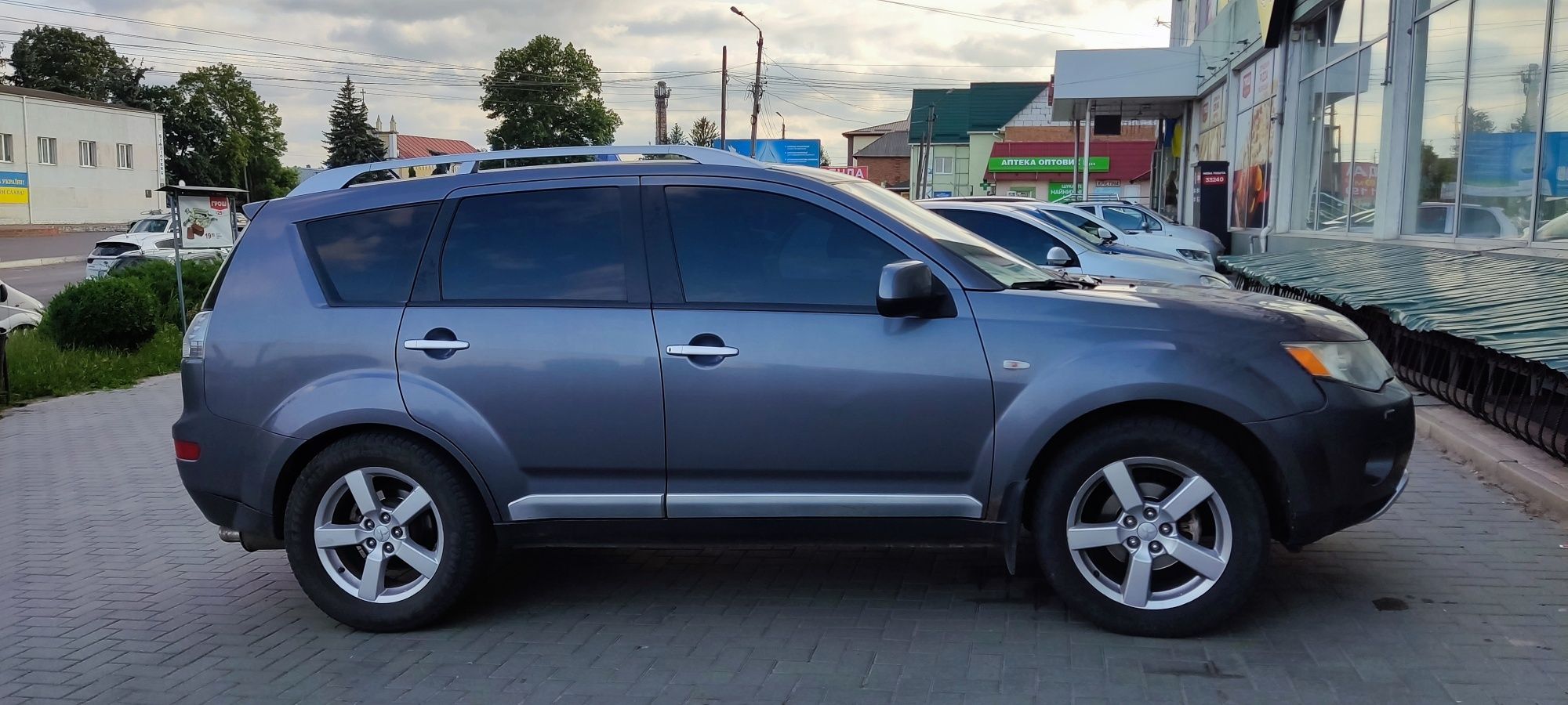 Mitsubishi Outlander XL