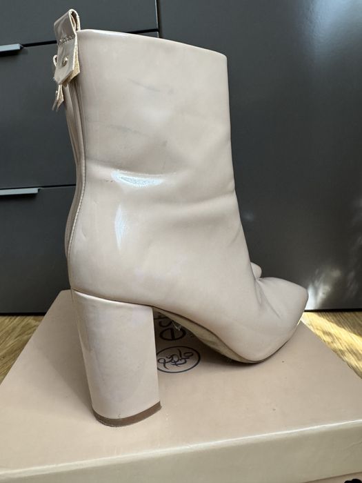 Ботинки бежеві 38 розмір