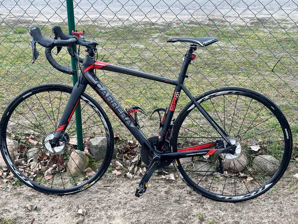 Rower Carrera z ramą karbonową na sprzedaż.