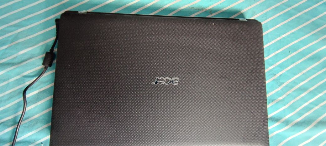 Portátil Acer aspire 5253