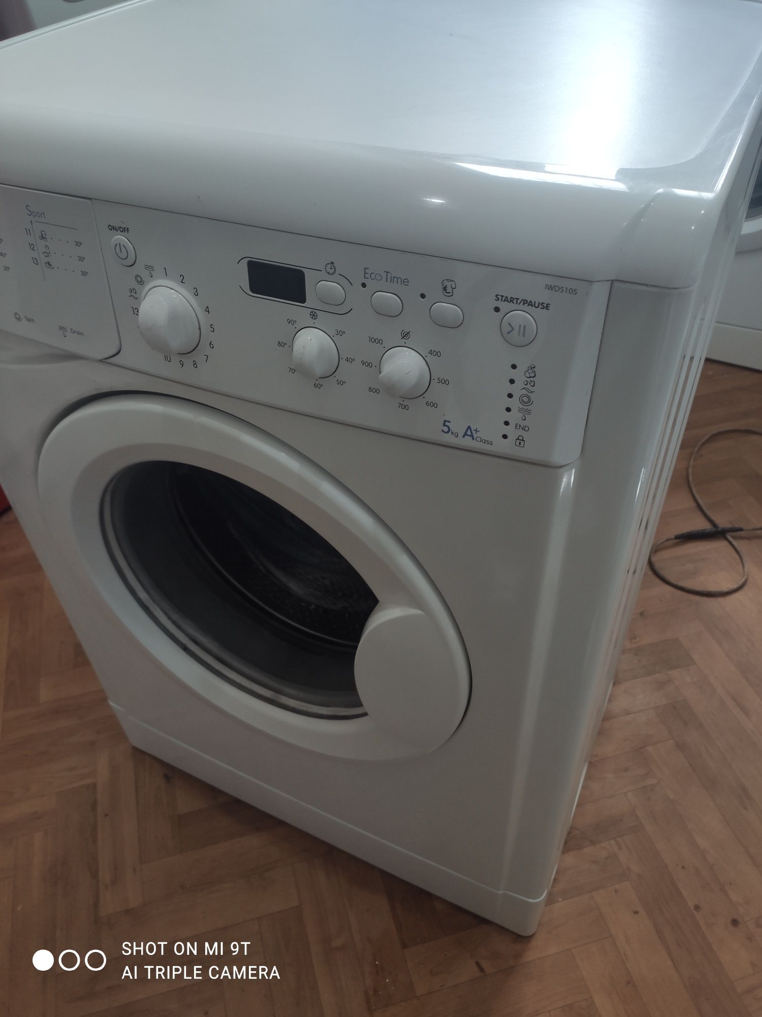 Хорошая стиральная машина Indesit iwsc 5105 от 5 кг, Со склада.