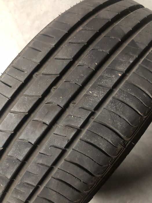 Pneu ROADSTONE 235/55R18