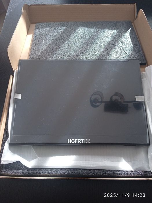 Monitor USB - C e HDMI portátil de 15'6 polegadas novo