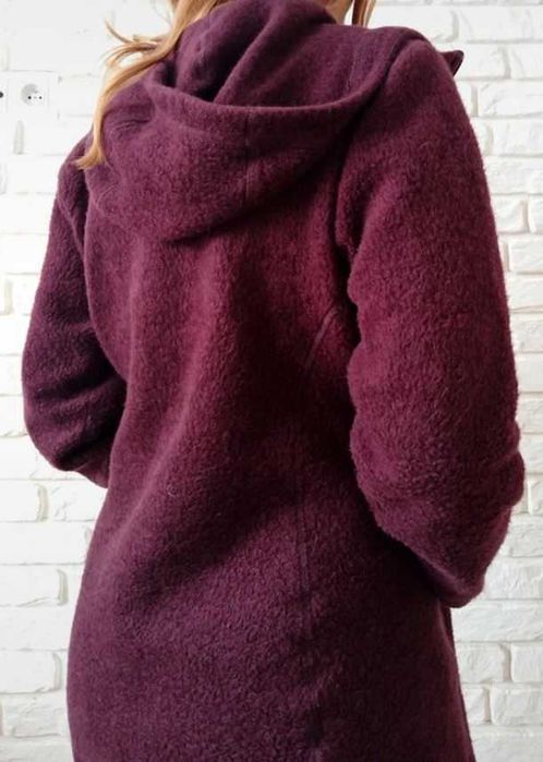 Cieplutki bordowy sweter z kapturkiem - 100% wełna